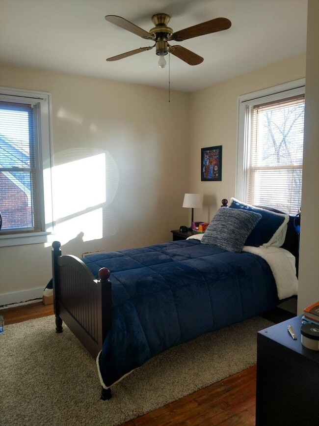 Building Photo - Beautiful 3 bedroom Home in Mt. Lebanon