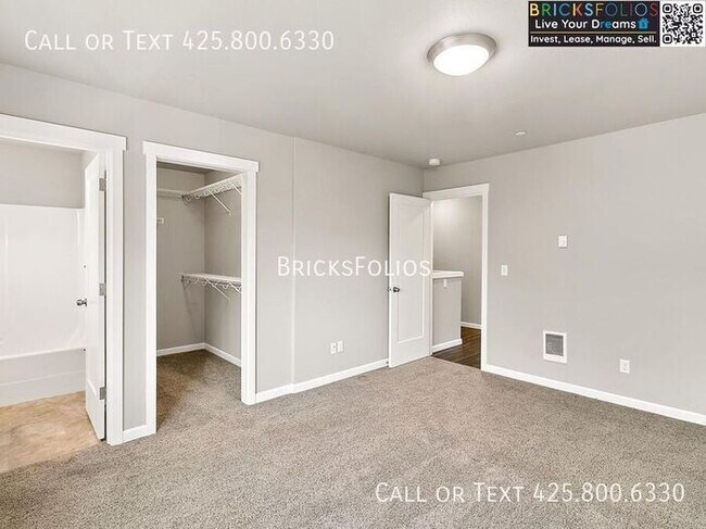 Building Photo - Discover Your Dream Corner Townhome in Olympia