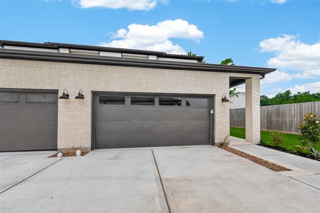 Building Photo - 4328 Avron Dr