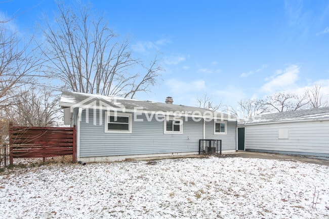 Building Photo - 615 S Green St