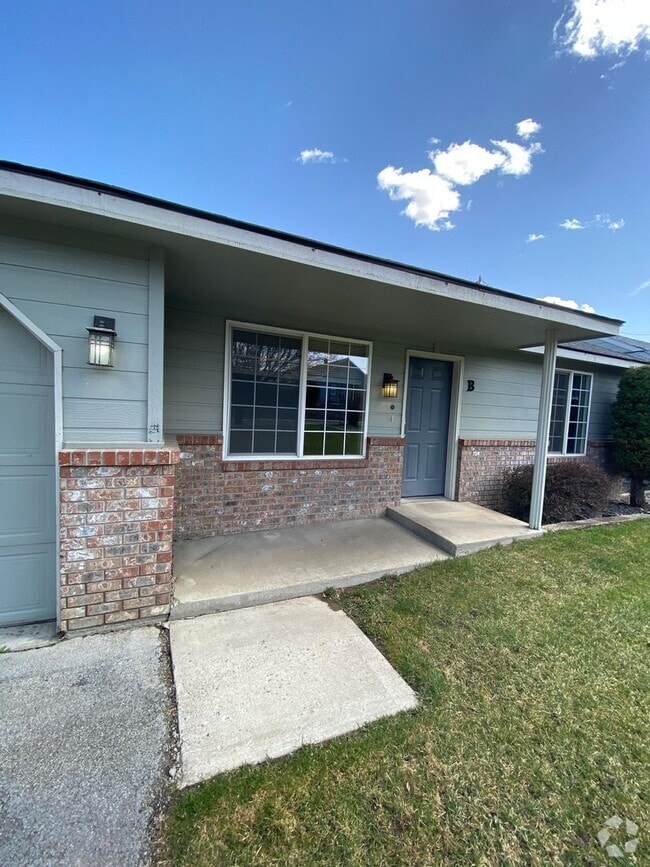 Building Photo - 605n11th