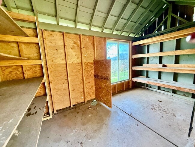 Building Photo - Unique Horse property with 2 units