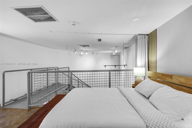 Building Photo - 3225 SW 58th Ave