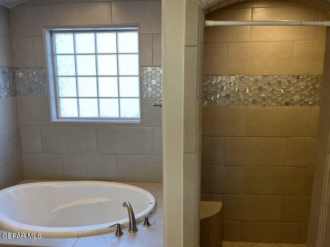 Building Photo - 1144 Morton Pl