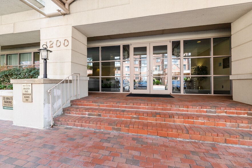 Building Photo - 1200 Braddock Pl