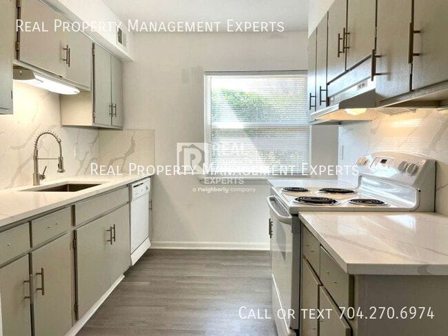 Building Photo - 9135 Spyglass Pl