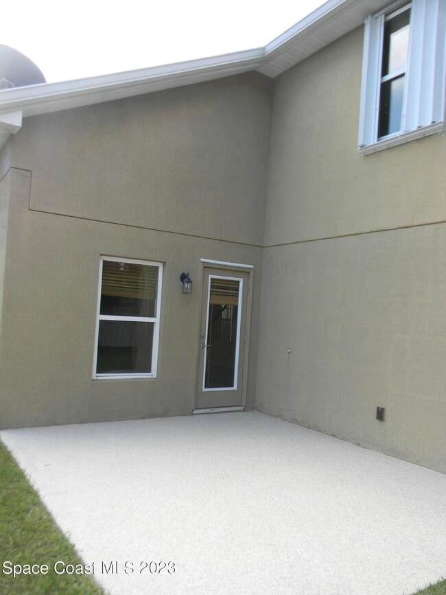 Building Photo - 1576 Alaqua Way