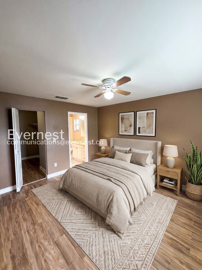 Building Photo - 3 Bed/2 Bath Home with Garage / Pet-Friendly / Vouchers Accepted / Available Now!