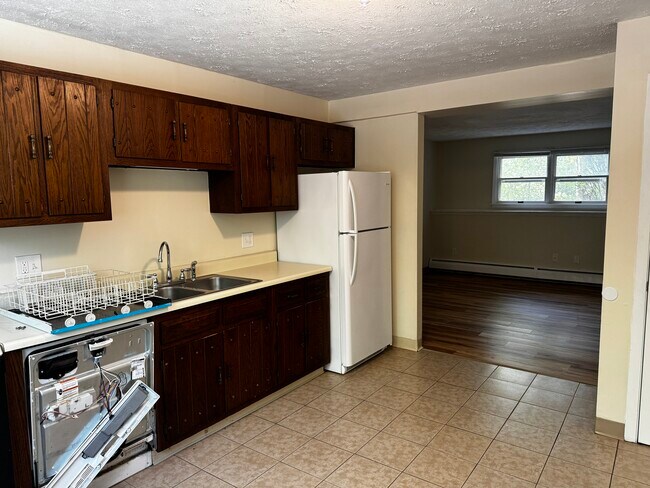 Building Photo - Briarwood 10