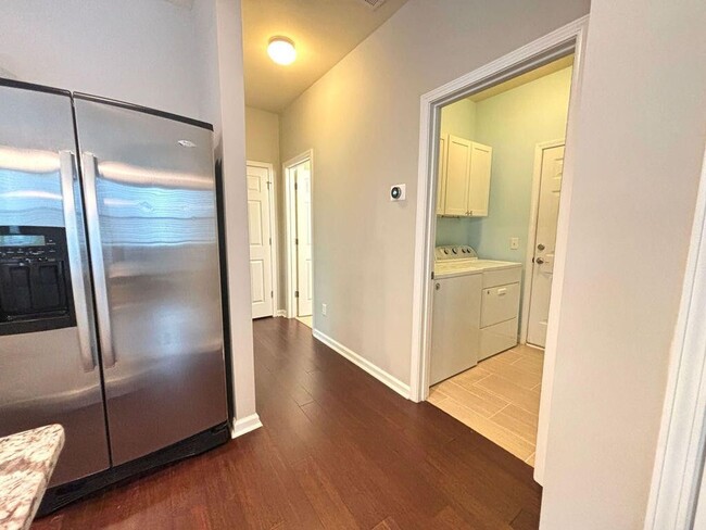 Building Photo - Available Now-Beautiful 4 BR/3BA Home