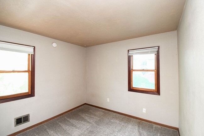 Building Photo - Charming 3-Bedroom Single Family Home – Pet Friendly!