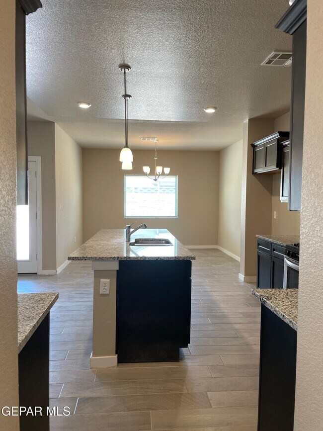 Building Photo - 15117 Design Ct