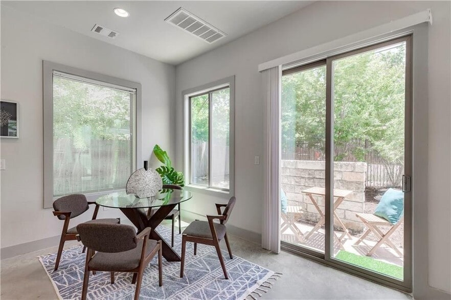 Dining - 900 Banister Ln