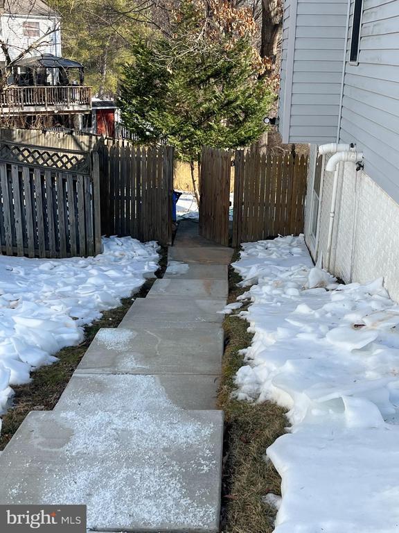 Building Photo - 19917 Knollcross Dr