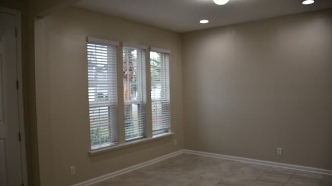 Building Photo - 97389 Harbor Concourse Cir