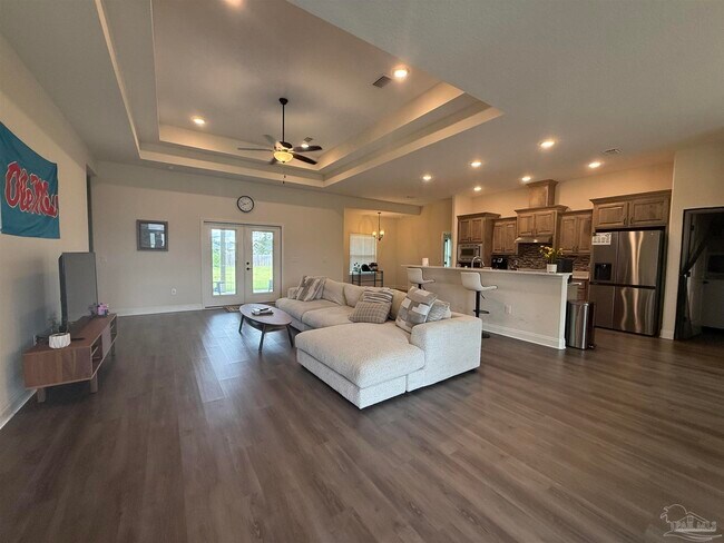 Building Photo - 5511 Micanopy Dr
