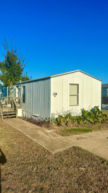 Building Photo - 135 Navasota Dr