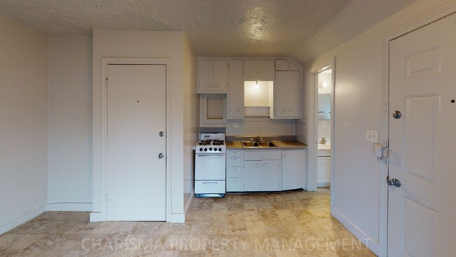 Building Photo - COZY STUDIO LOCATED DOWNTOWN SIOUX FALLS!