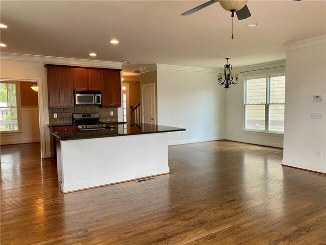Building Photo - 1678 Carr Cir NW