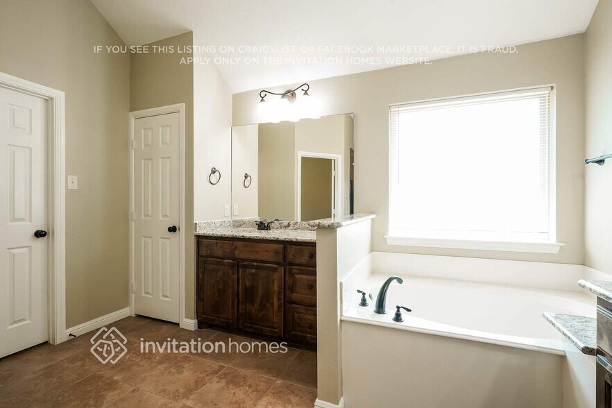 Building Photo - 2321 Trace Ridge Dr