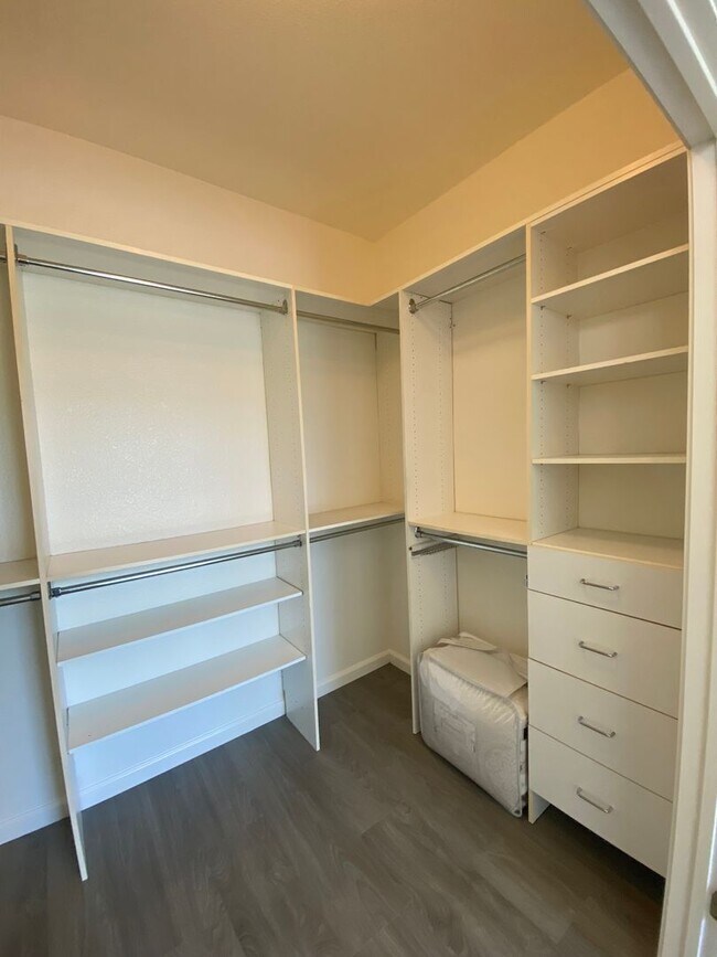 Building Photo - Castlerock Gated Community off Hilborn! Be...