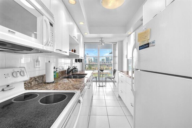 Building Photo - 230 174th St