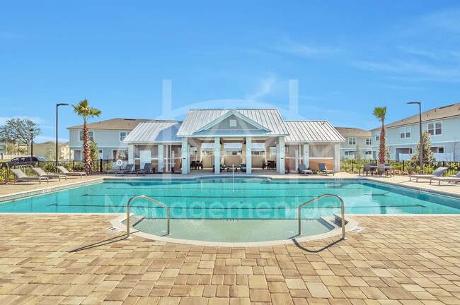 Building Photo - 8373 Zenith Cir