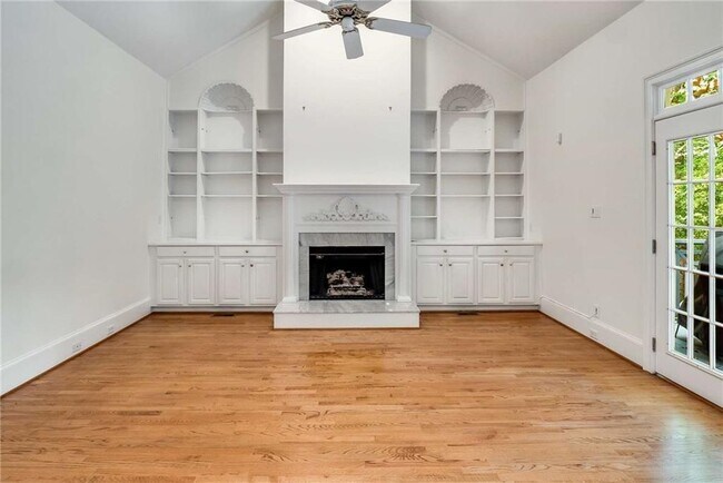Building Photo - 448 Ivy Park Ln NE