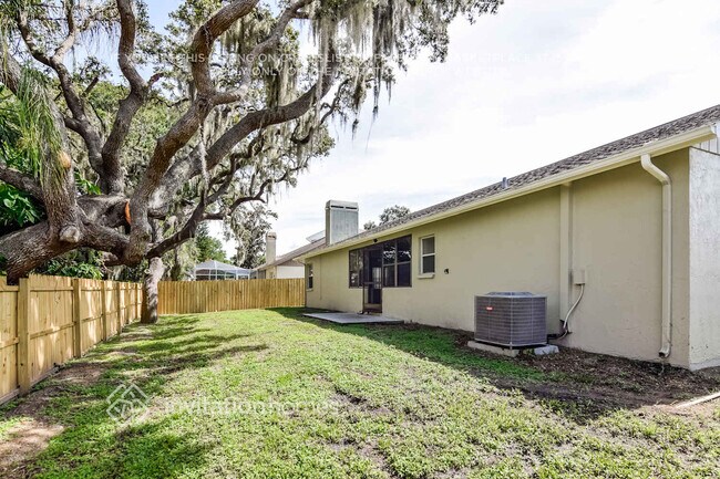 Building Photo - 2806 Mnr Hl Dr