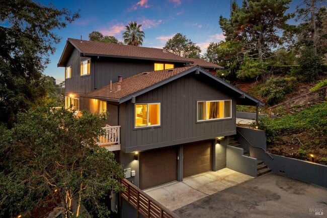 Building Photo - 48 Junipero Serra Ave