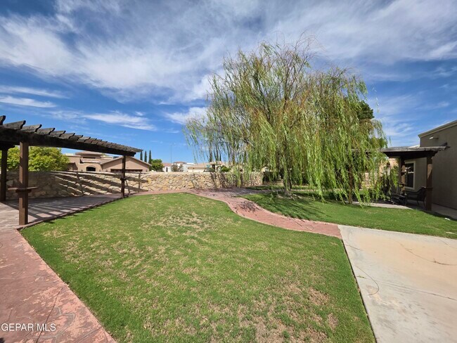 Building Photo - 7346 Gulf Creek Dr