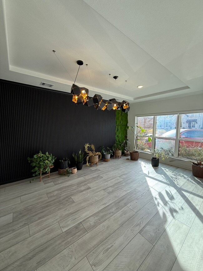 Building Photo - 2832 Fountain Park Dr