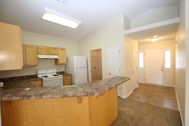 Building Photo - Pet Friendly 4BR Near NAS, Beaches & More!...