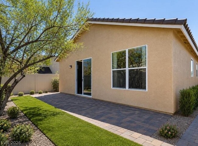 Building Photo - 2520 Bottle Palm Ct