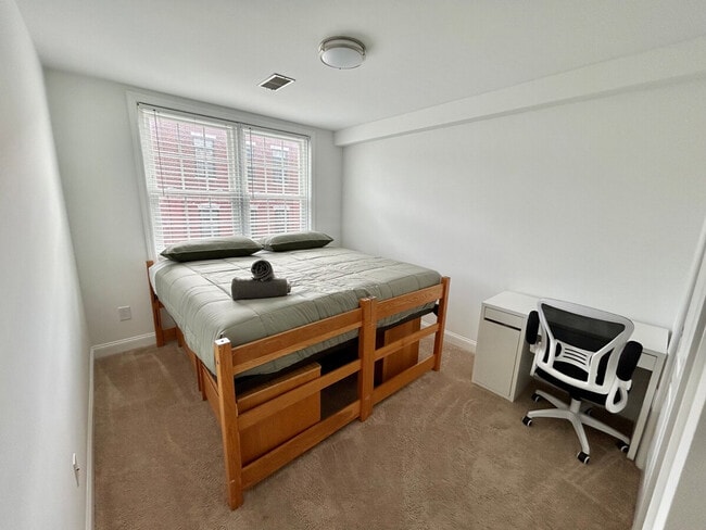 Building Photo - 800-898 Jefferson Street-SI ID1507574P