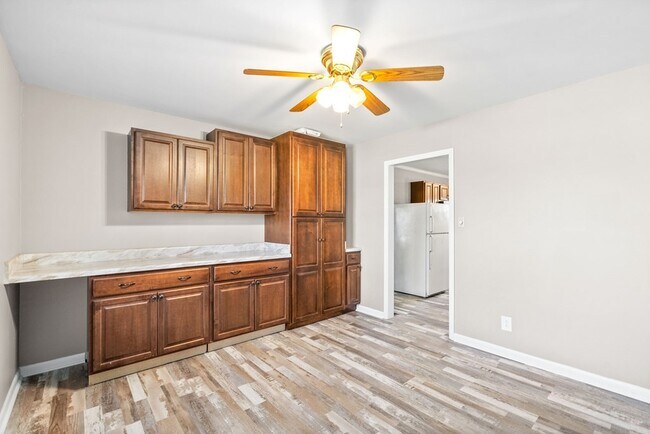 Building Photo - 329 Donna Dr