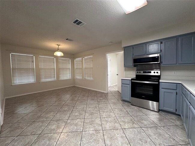 Building Photo - 109 Simpson Ave