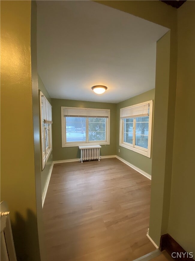 Building Photo - 33 State St