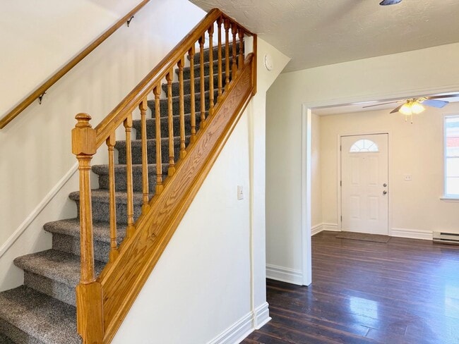 Building Photo - Cozy + Convenient Hanover 3BR w/ Backyard & Fireplace