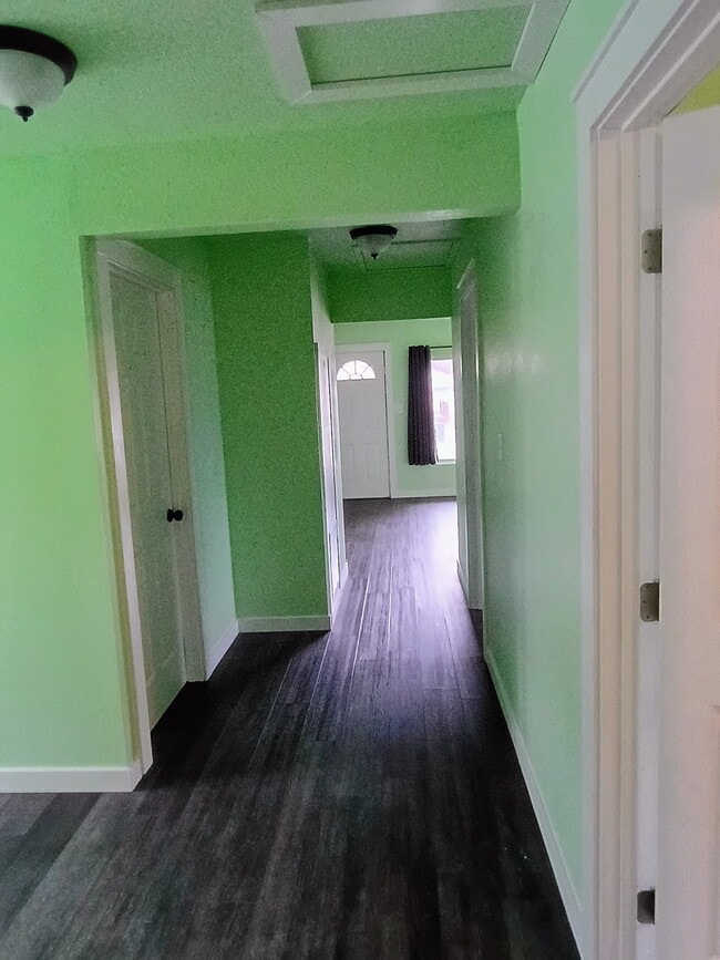 Building Photo - 455 N Cammann St