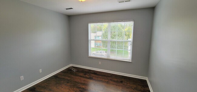 Building Photo - 1645 Wolverine Ln