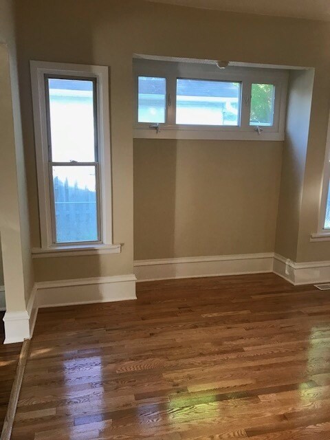 Building Photo - Nice 4 bedroom + Den Home in Minneapolis!