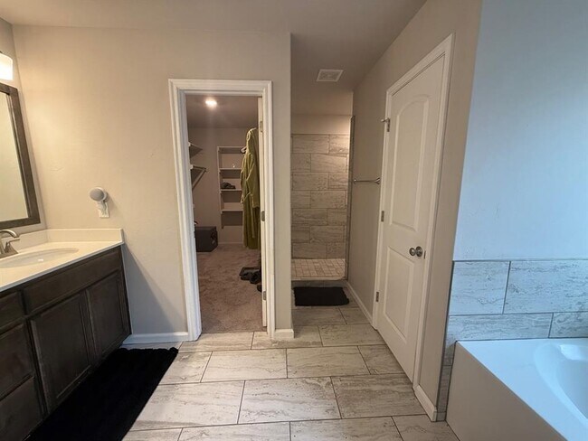 Building Photo - 7712 Windstone Dr