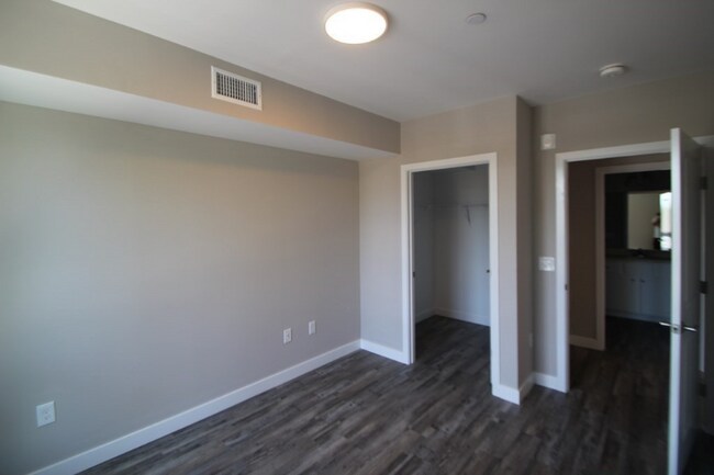 Building Photo - 629 Washington St