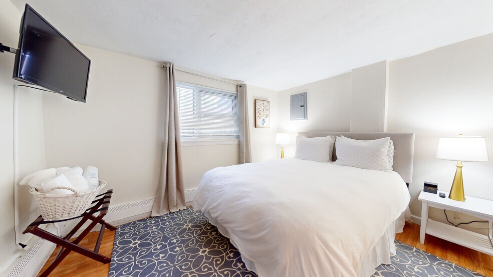 Building Photo - 79 Chestnut St