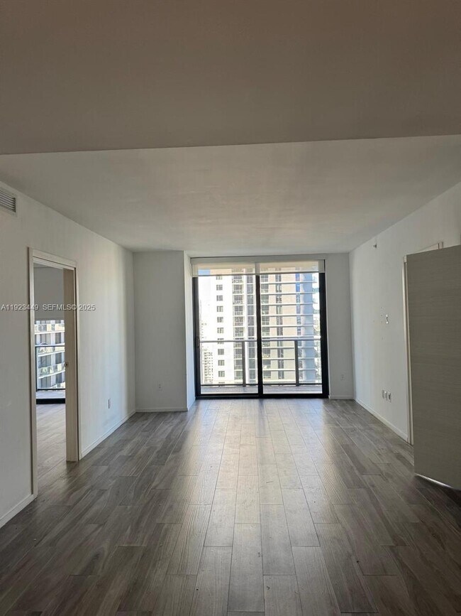 Building Photo - 801 S Miami Ave