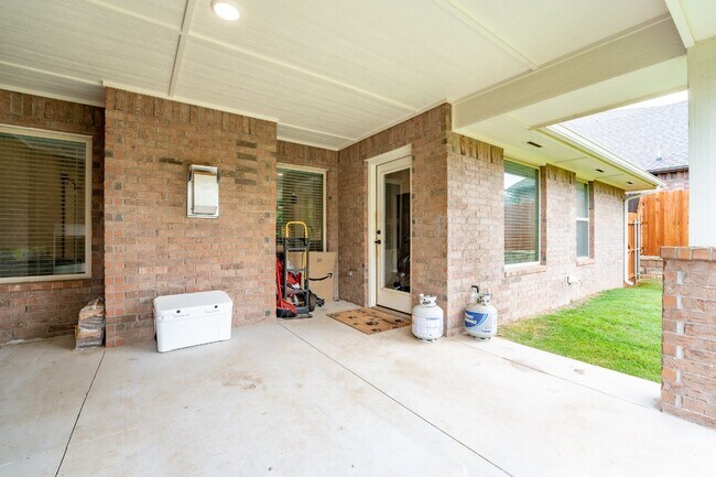 Building Photo - Beautiful Home in Woodland Park
