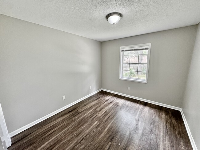 Building Photo - 3383 Seaforth Dr