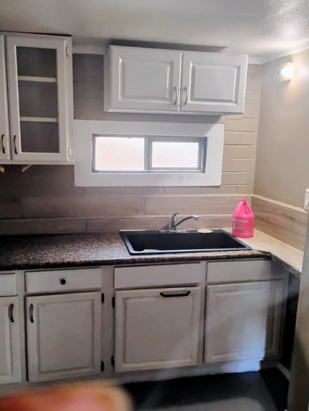 Building Photo - 2615 E Kelton Ln