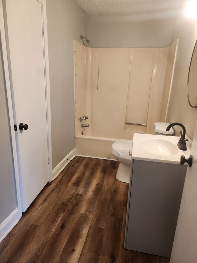 Building Photo - 1130 S Washington Ave